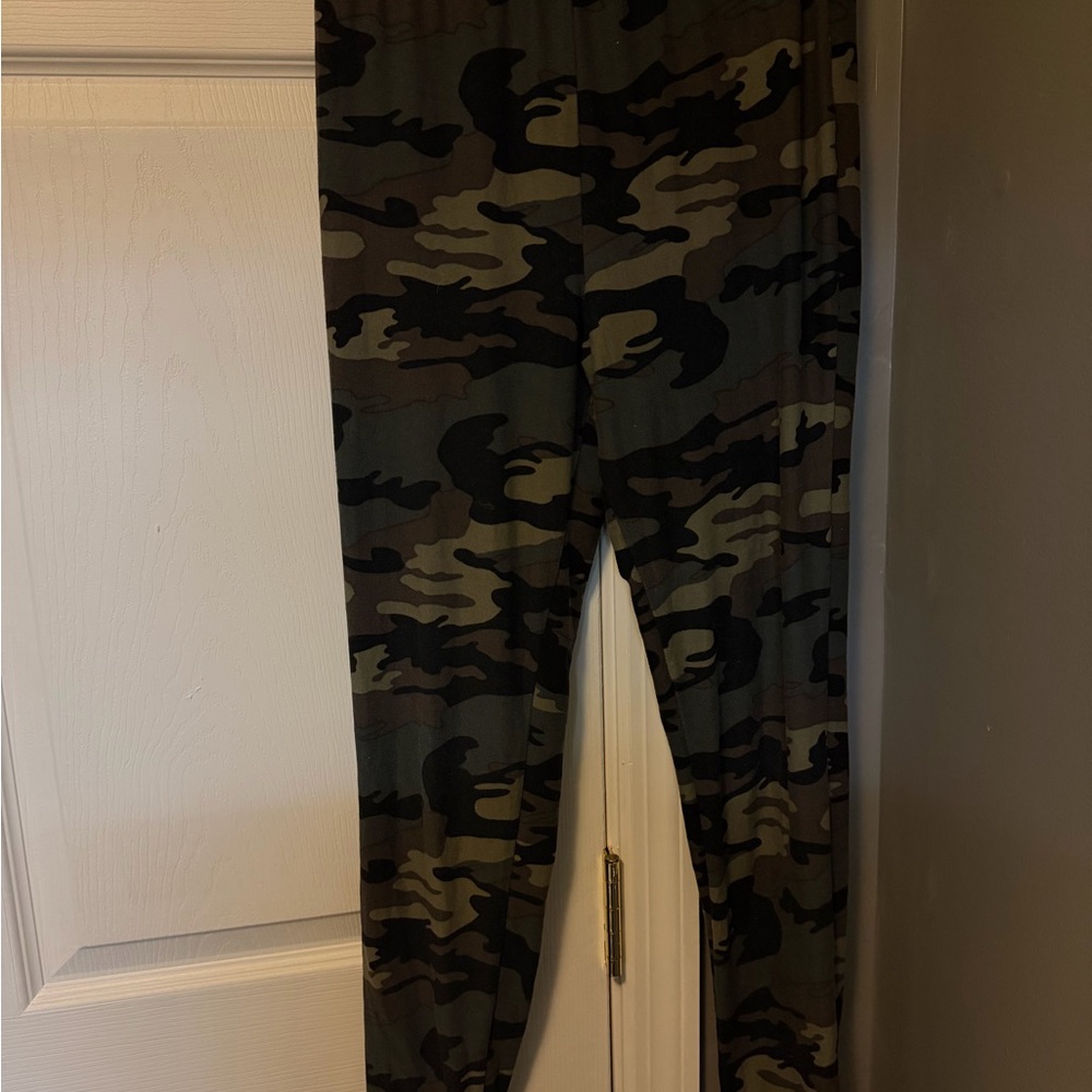 Fashion Nova Army Print Leggings